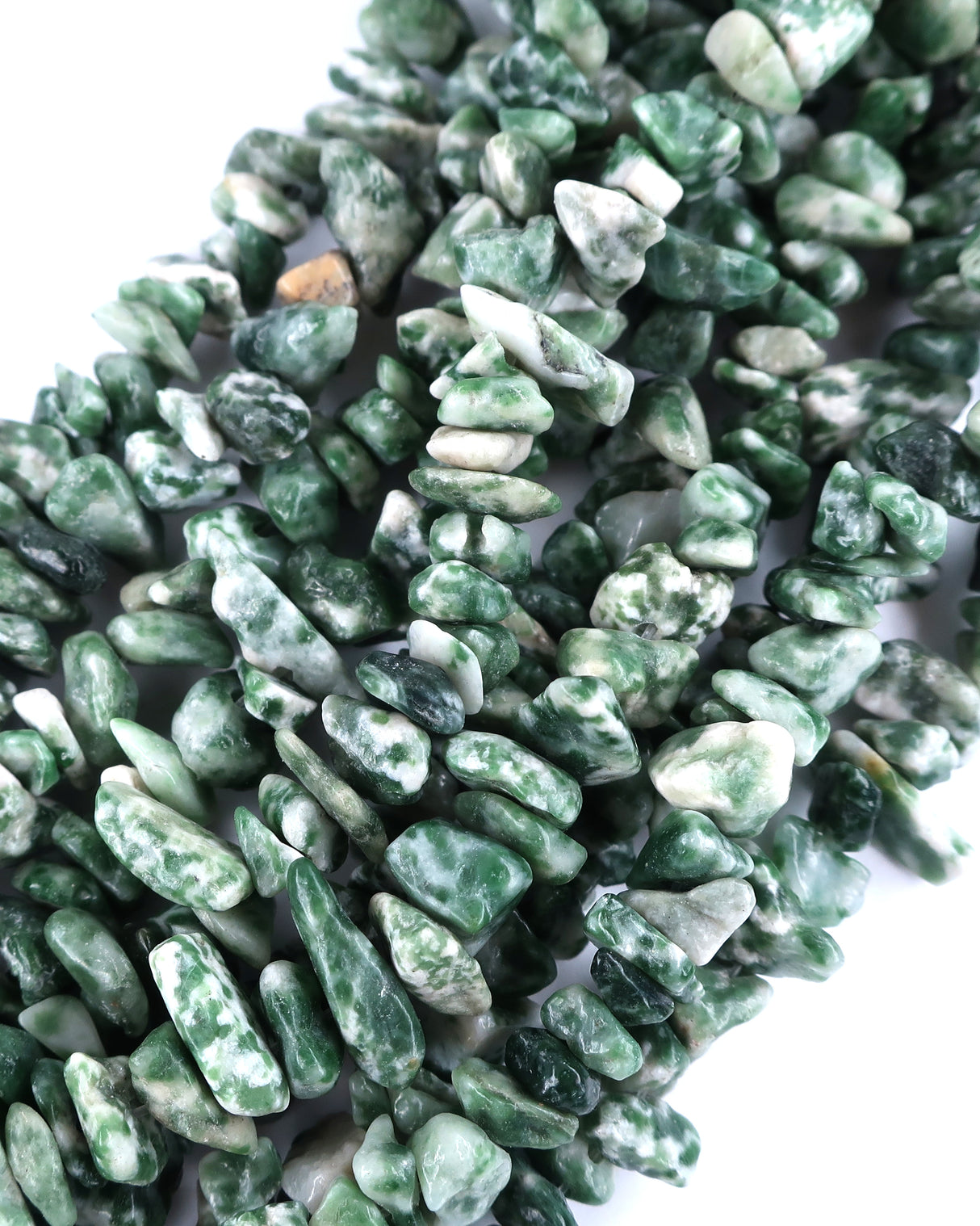 Medium Tree Agate Chip Beads · 30" strand