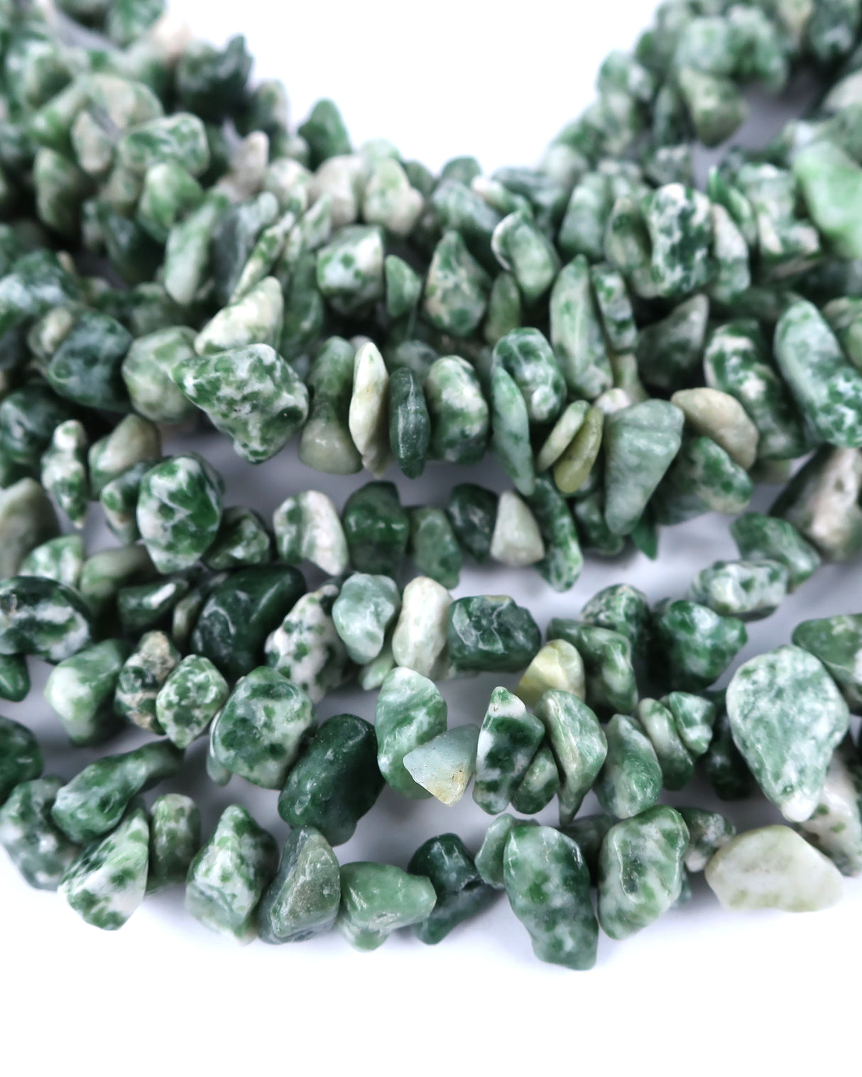 Medium Tree Agate Chip Beads · 30" strand