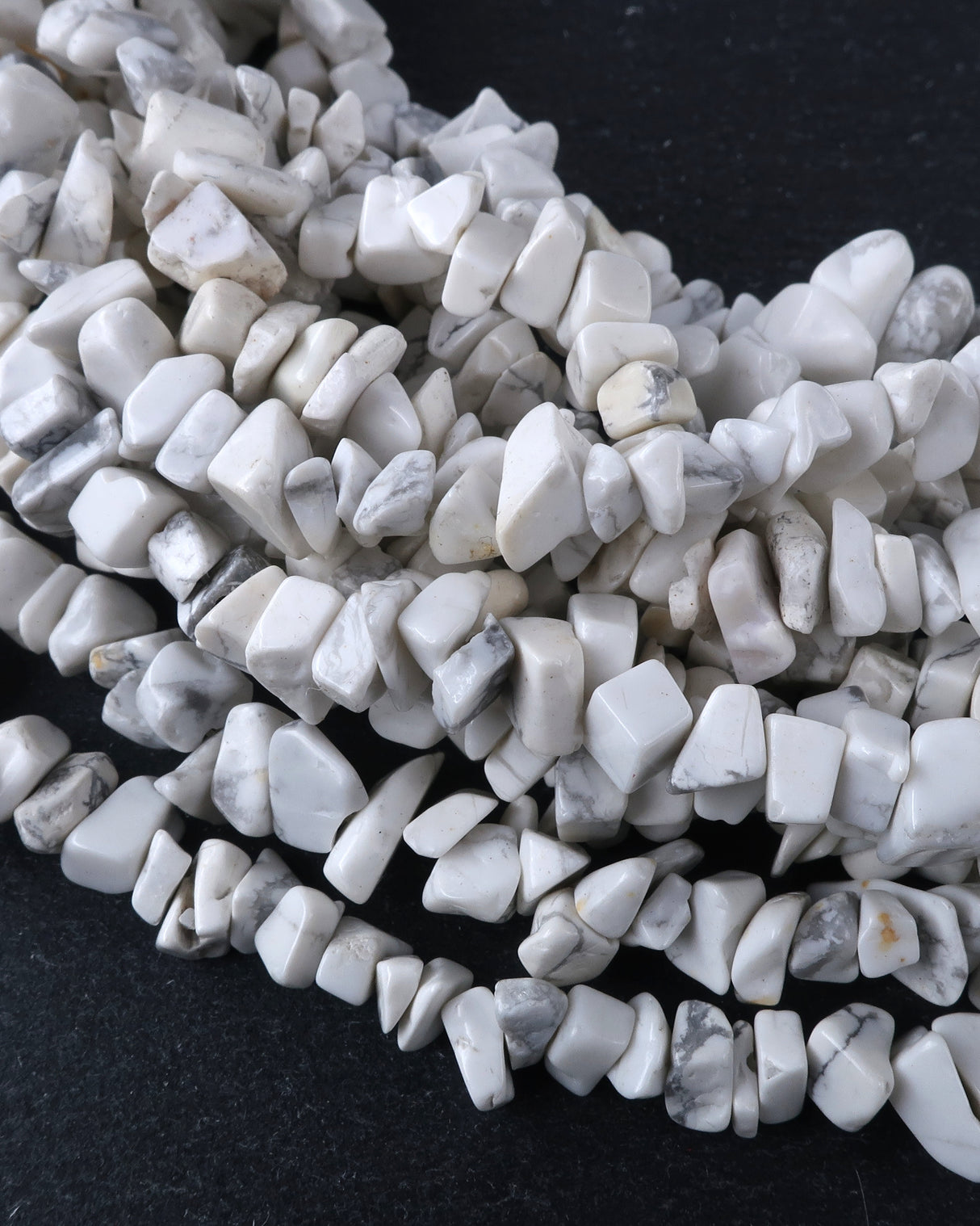 Medium White Howlite Chip Beads · 30" strand